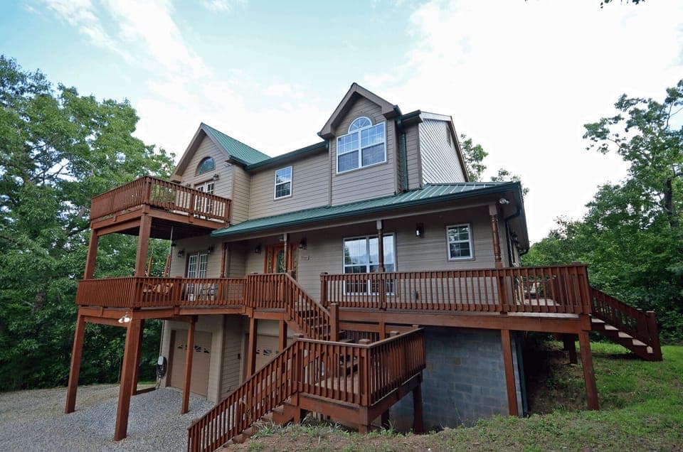 Exterior3.JPG