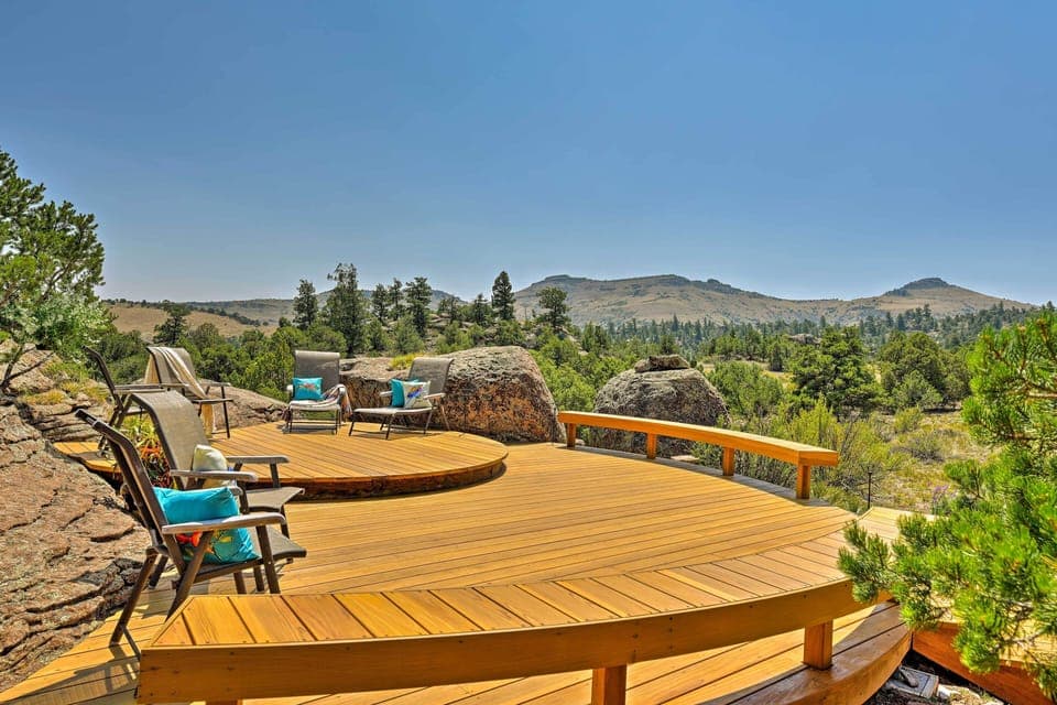 Del Norte Vacation Rental | 6BR | 2.5BA | 3,330 Sq Ft | Stairs Required