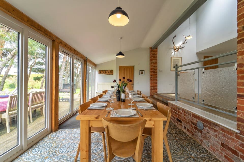 The large dining table means everyone can enjoy meals together