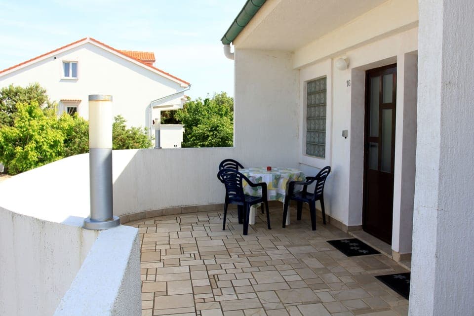 Terrace 2