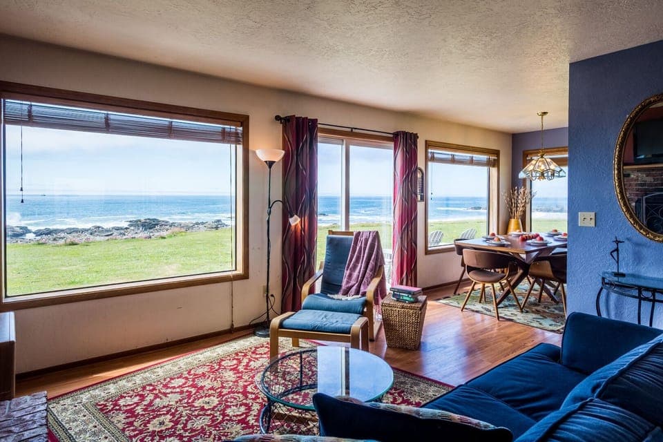This coastal classic surrounds you in comfort and stunning views