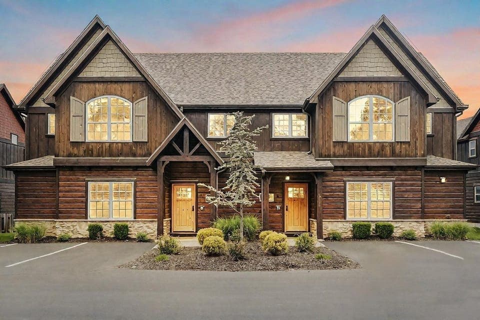 Welcome to Villa F! (Left unit)