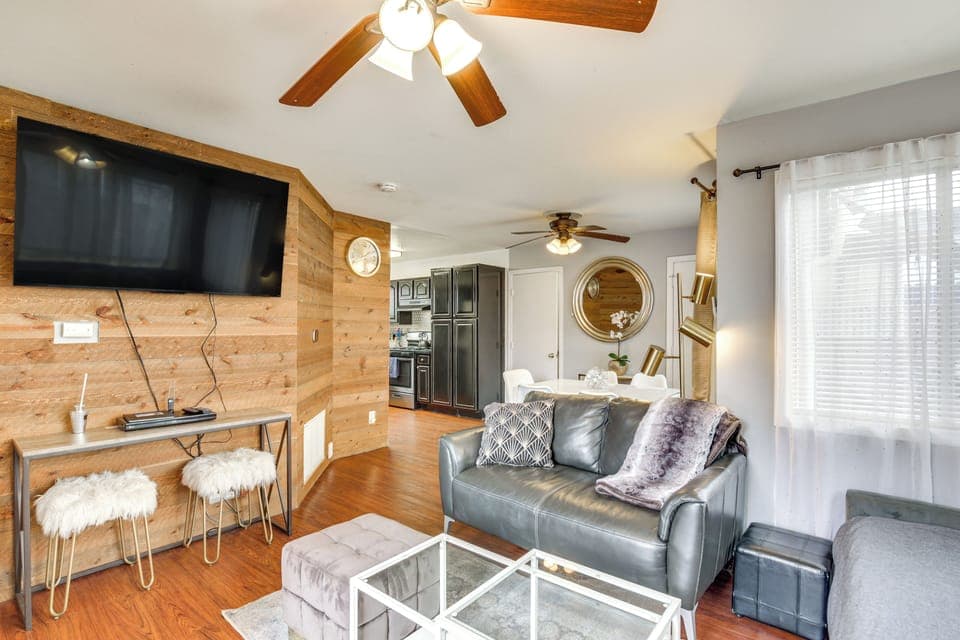 San Diego Vacation Rental | 2BR | 1.5BA | 843 Sq Ft | 1 Step to Enter