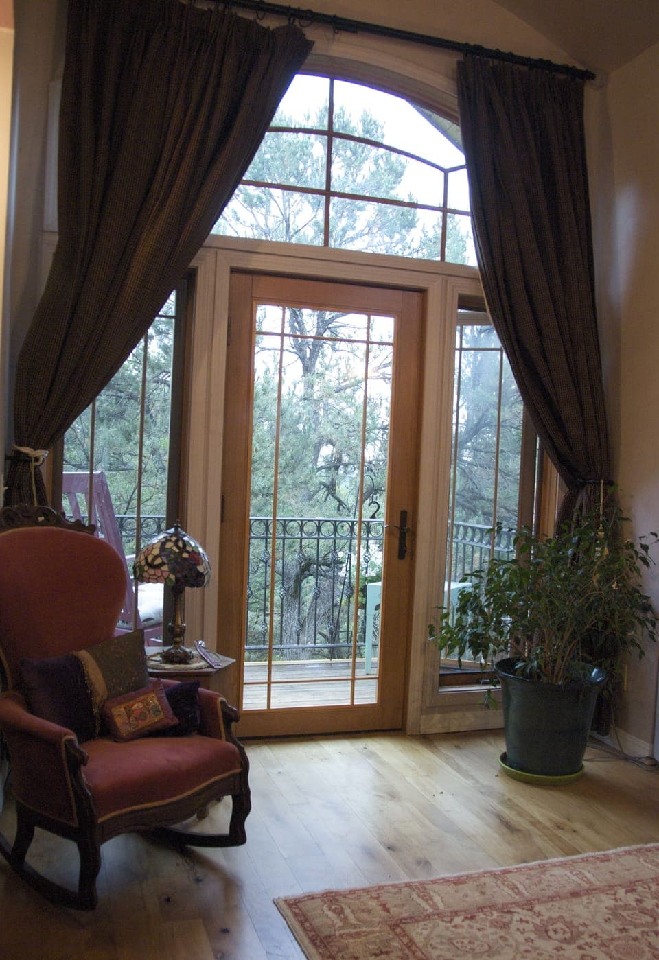 Master bedroom door to balcony