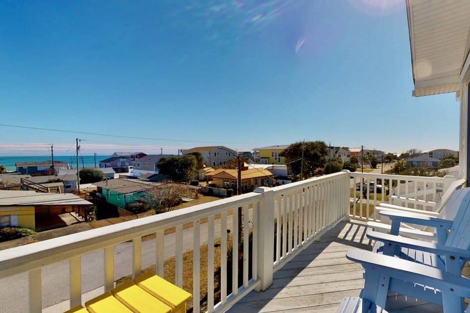 Bella Mar is located in a nice quiet neighborhood, relax and watch the sun rise from the top deck.