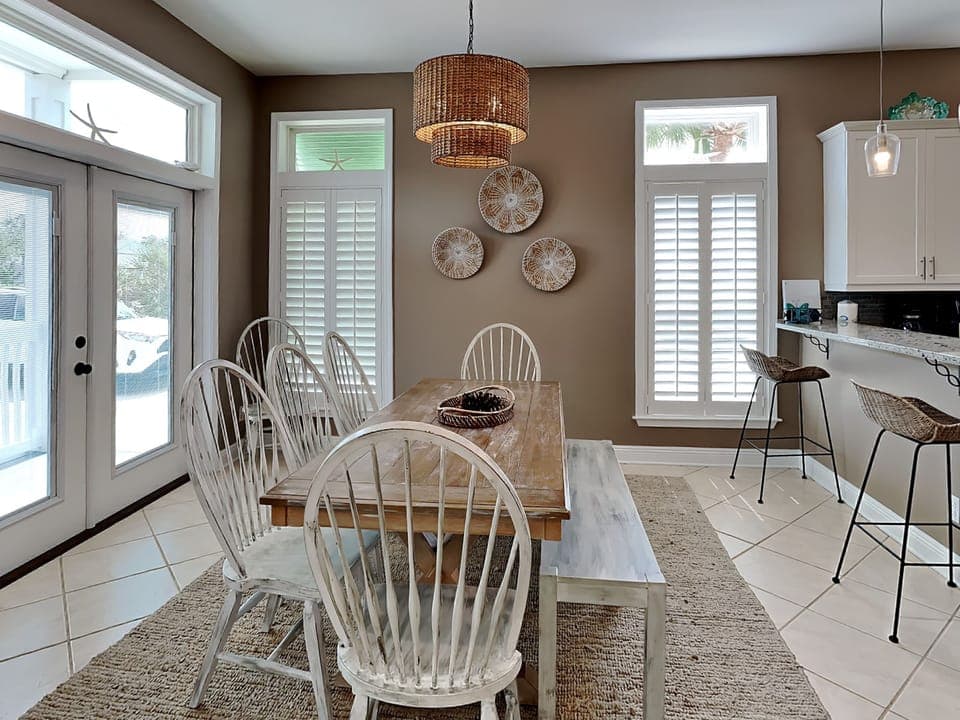 Dining Area - Seating for 8+
