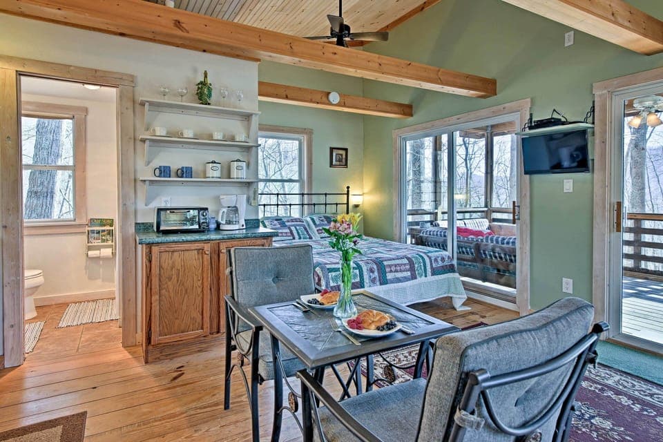 Dining Table | Dishware Provided