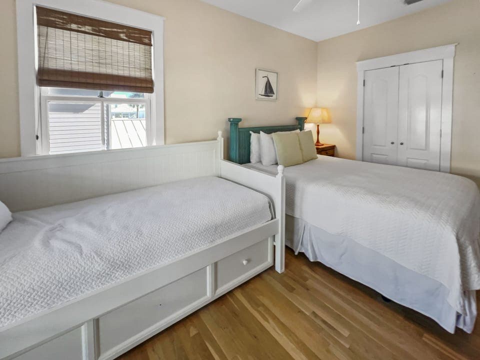 2nd Floor | Family Room | Sleeps 4
