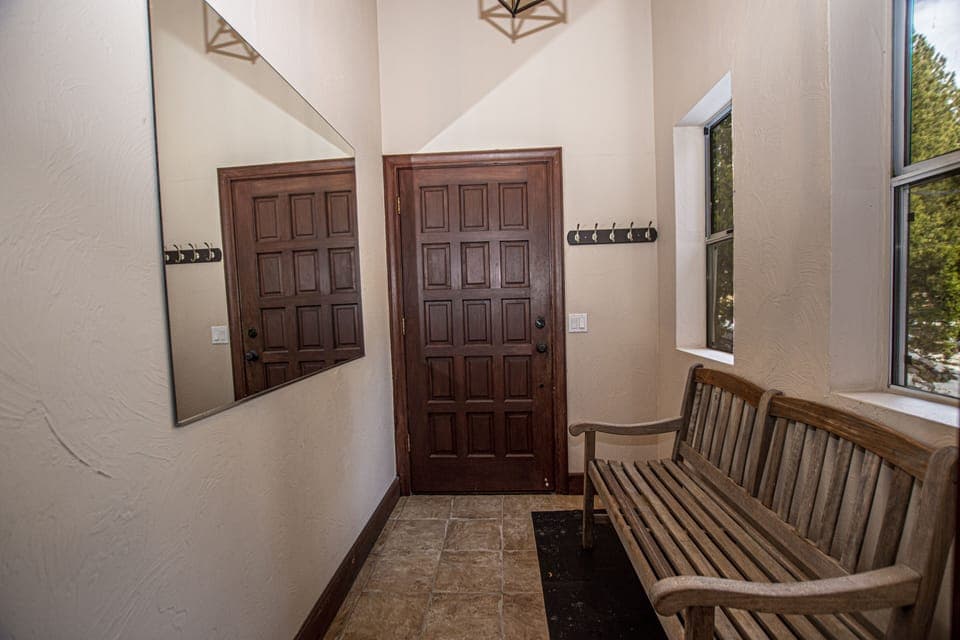 Highlands Lodge Entrance - Highlands Lodge Entrance