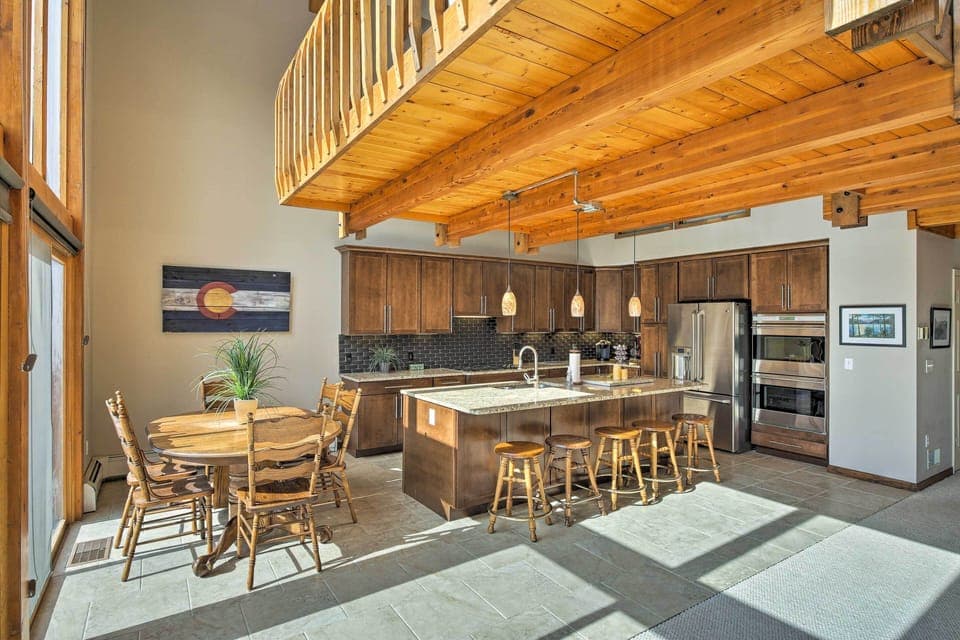 Dining Area & Kitchen | Dishware & Flatware
