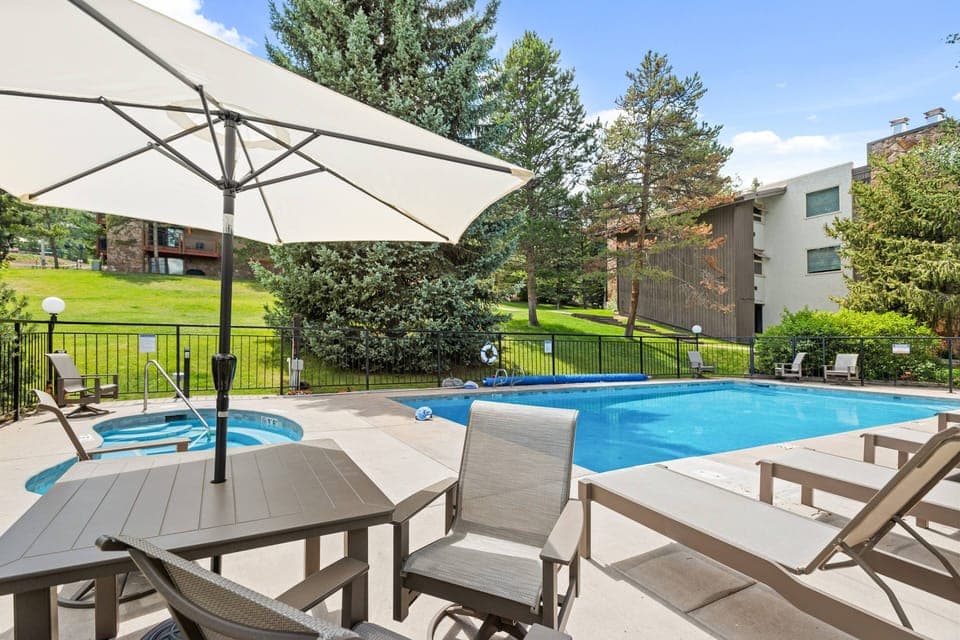 Make a picnic lunch in your condo and enjoy it poolside during a lovely summer day!