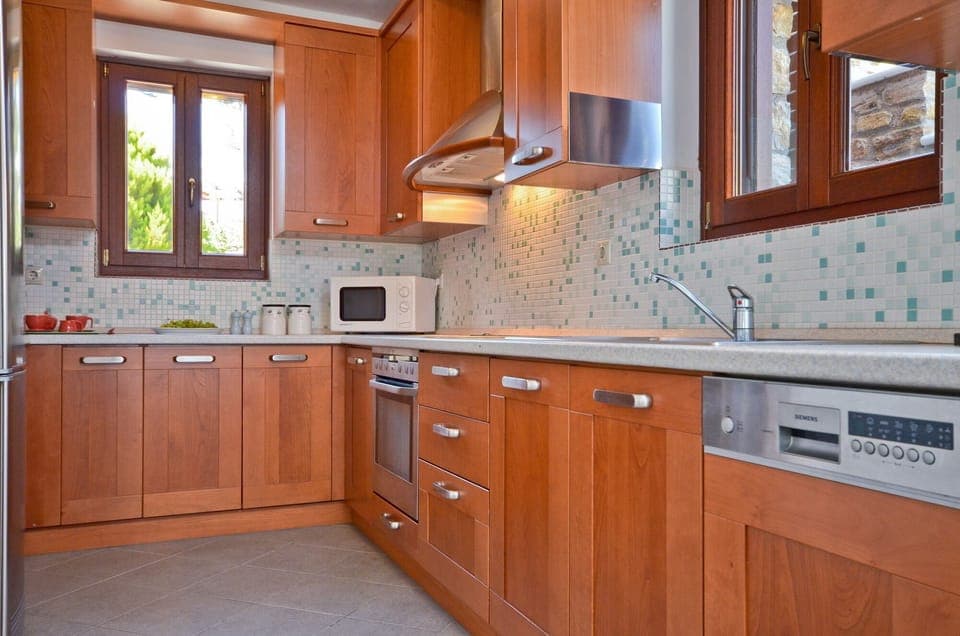 Fully equipped kitchen,ground floor
