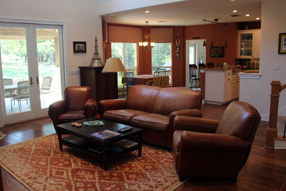 Main Living Room and Kitchen Bar & Breakfast Table 