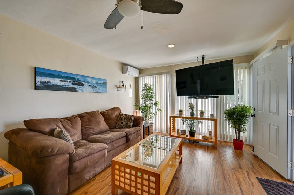 San Diego Vacation Rental | 2BR | 1BA | 950 Sq Ft | 1 External Step to Enter