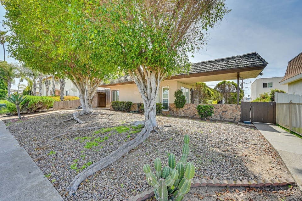 San Diego Vacation Rental | 1BR | 1BA | 550 Sq Ft | Steps Required