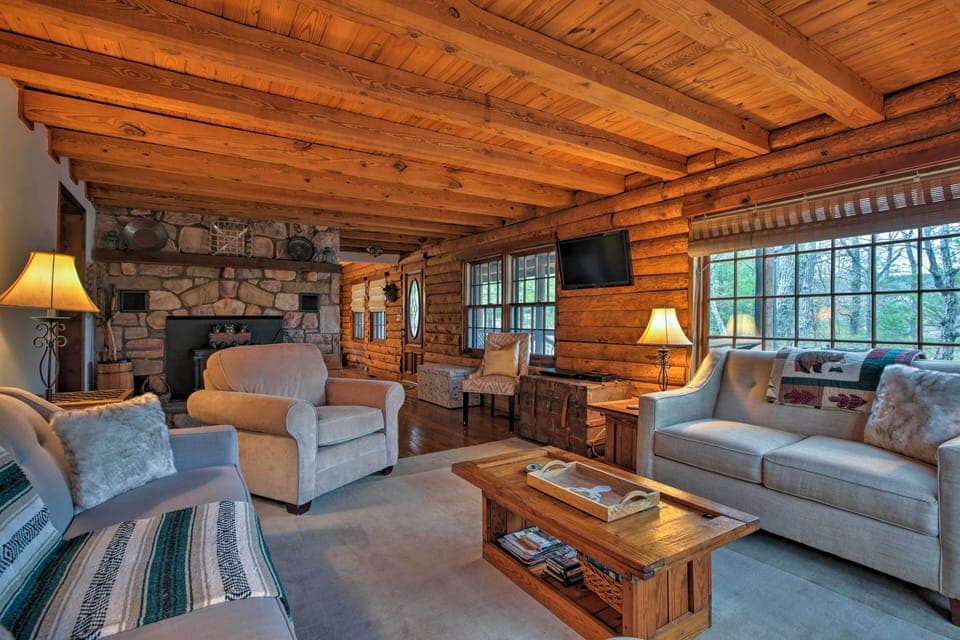 McGaheysville Vacation Rental | 4BR | 3BA | 3,037 Sq Ft | Stairs Required