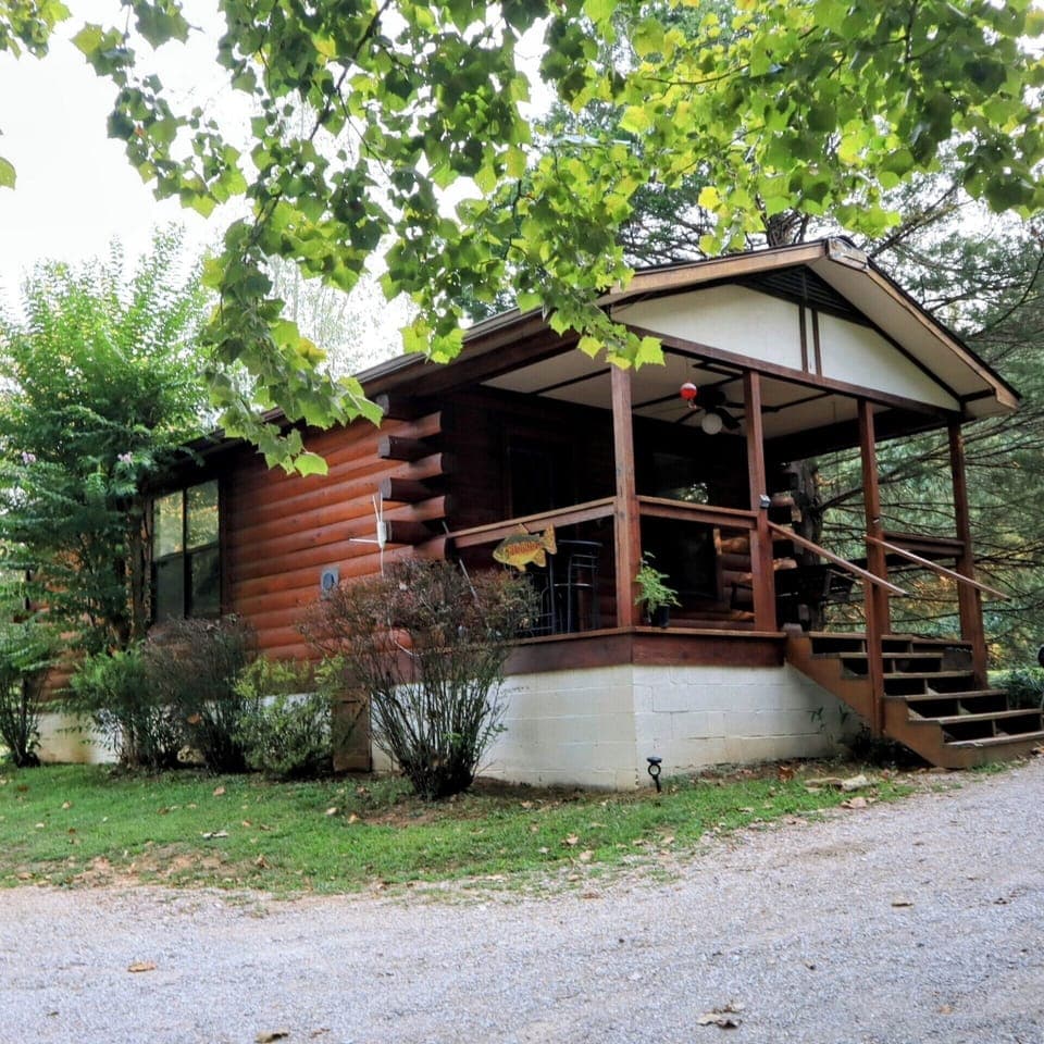 Redbud  cabin