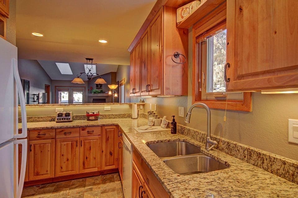 Updated full kitchen Updated full kitchen 