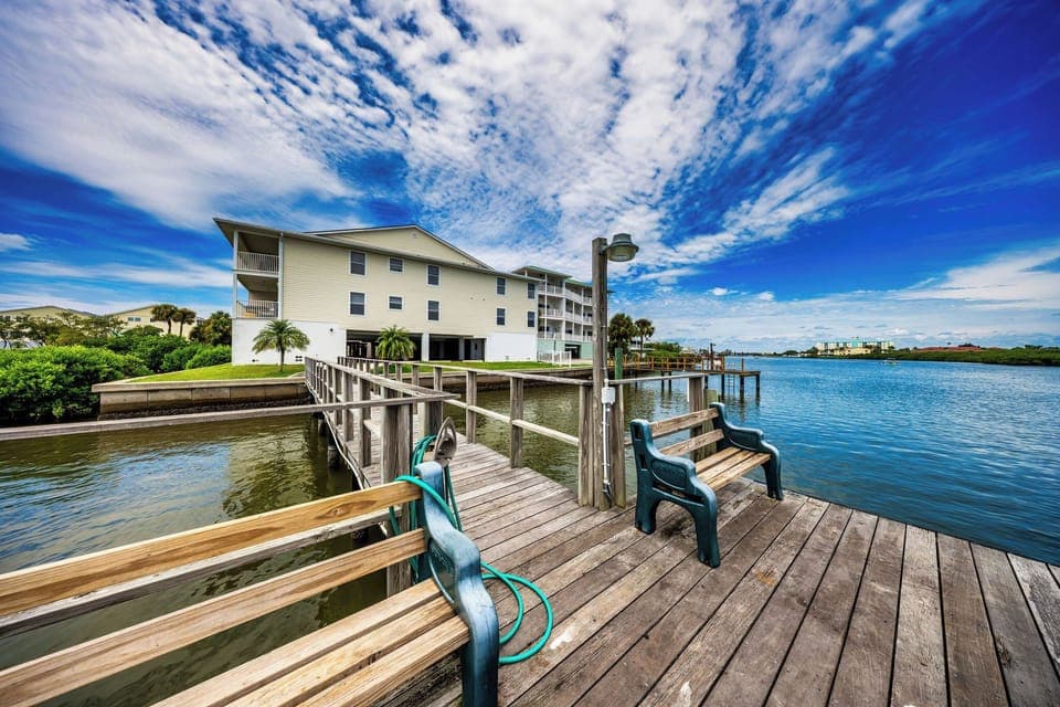 Wake up to paradise in Indian Shores! 