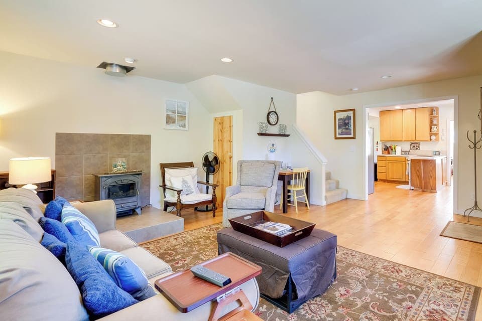 Living Room | Keyless Entry | Board Games | Books