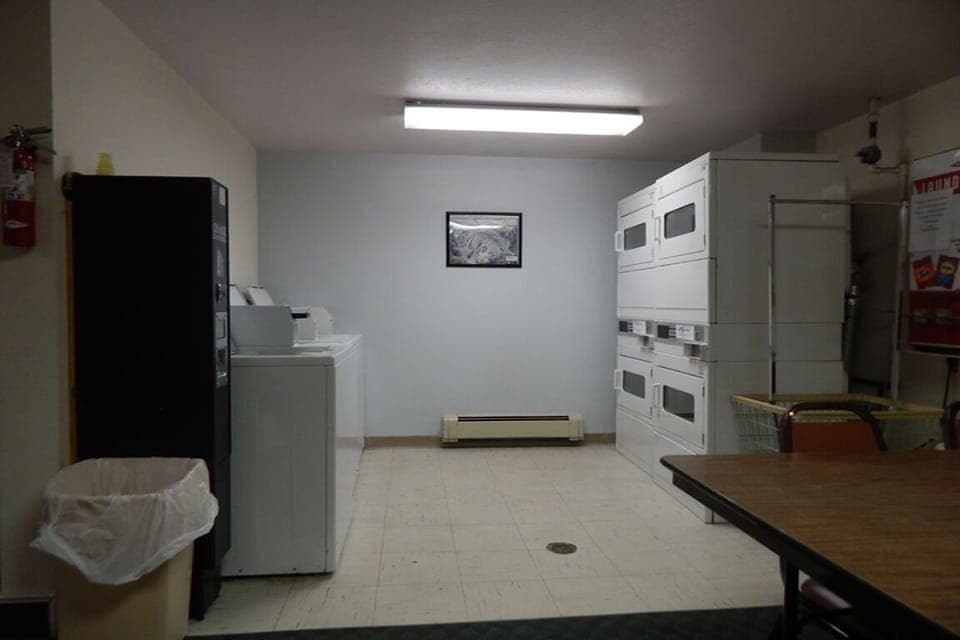 Beaver-Village-Clubhouse-Guest Pay Laundry