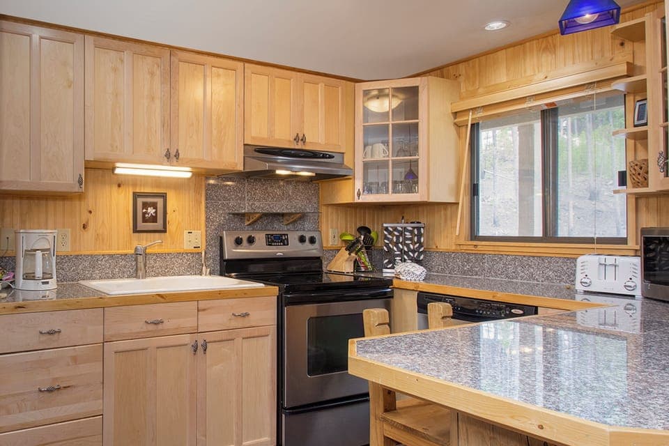 SWP Beaver Village 322 kitchen overview