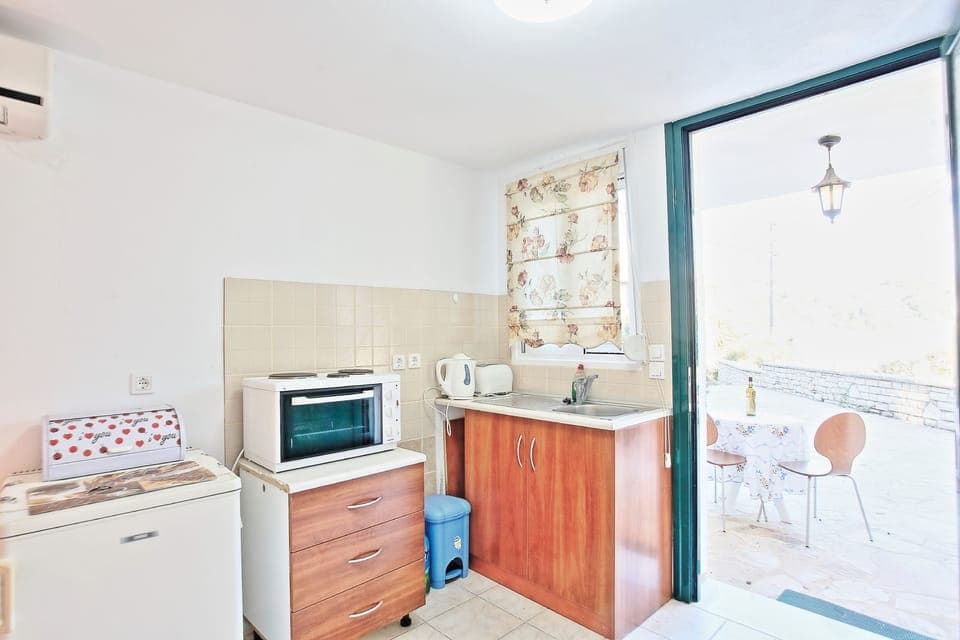 Perfectly practical private kitchenette