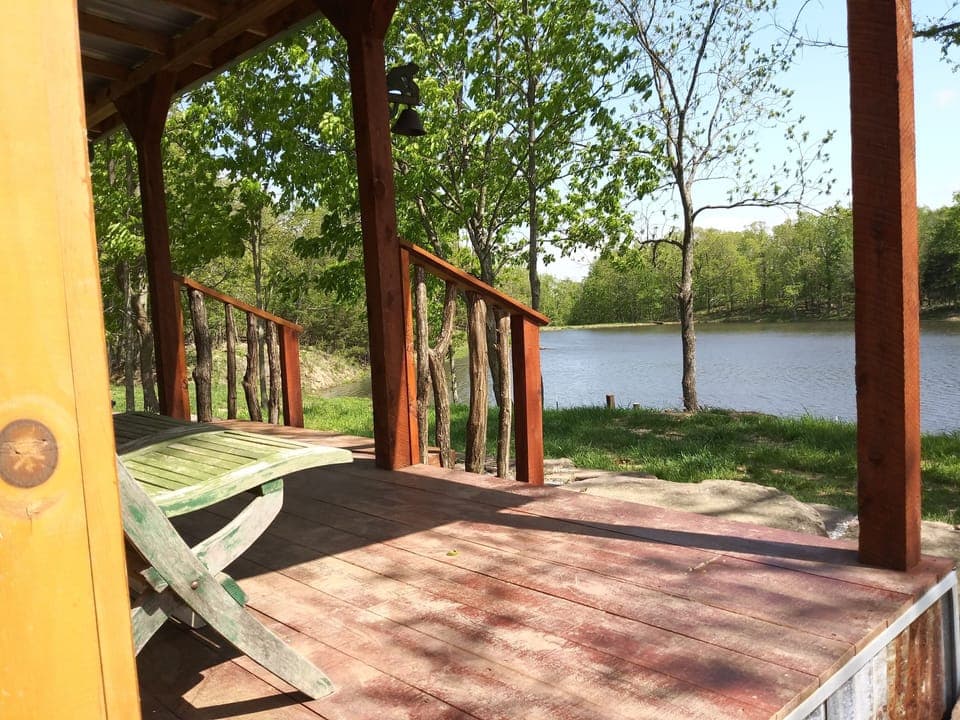 3 acre fishing lake, fully stocked!