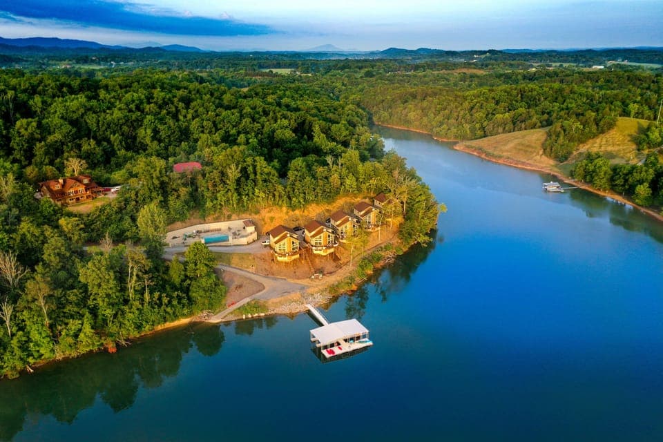 Ultimate Family Vacation Destination- Lake. Luxury. Serenity.