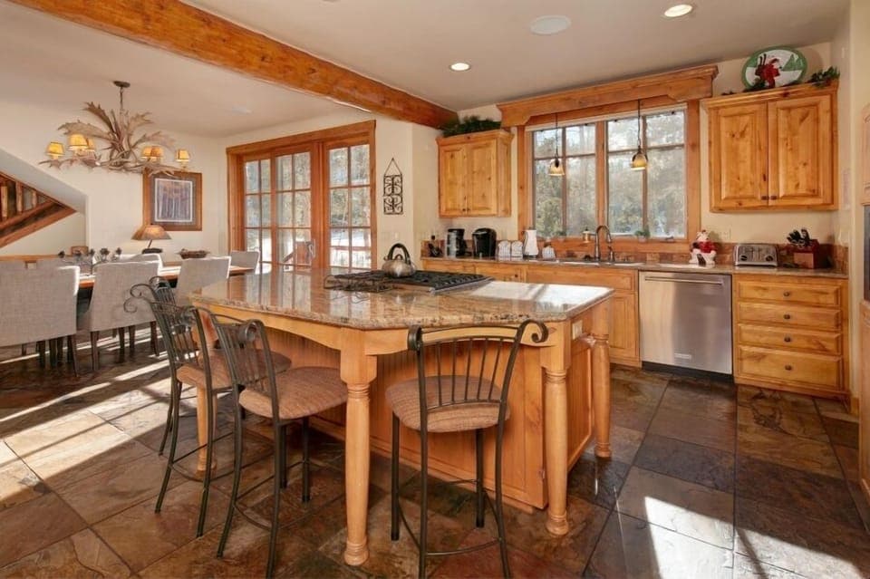 Main level kitchen and bar area.