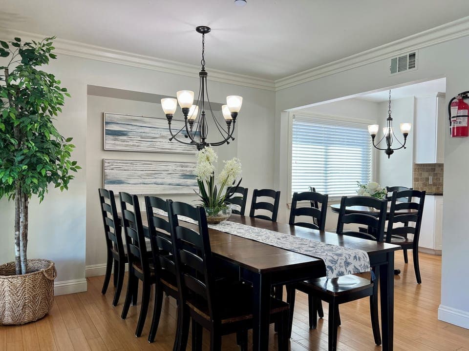 Dining Room with Ample Seating plus additional seating at the Breakfast Nook