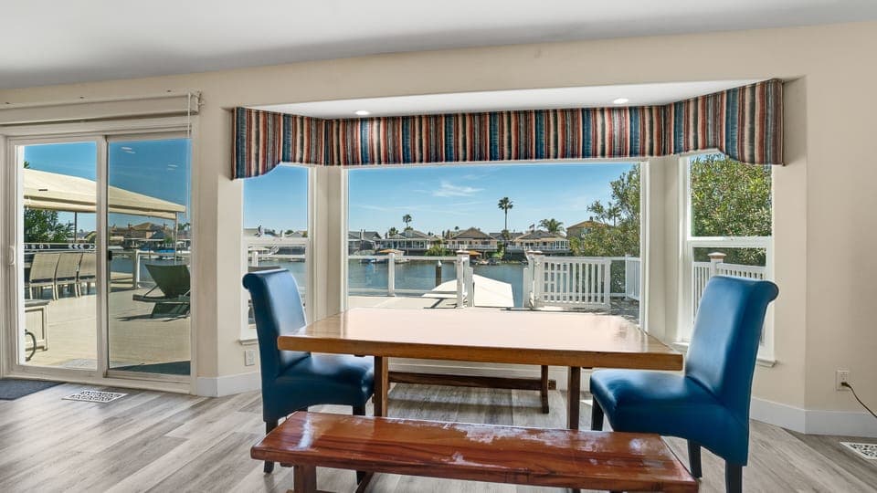 Dining. table seating for 8