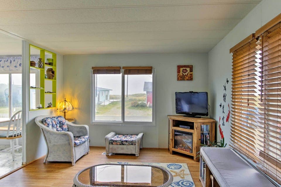 Moclips Vacation Rental | 2BR | 1BA | 800 Sq Ft | Stairs Required