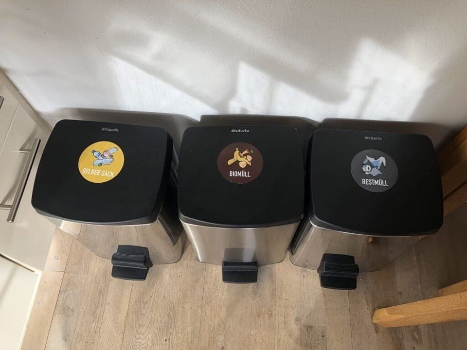 Recycling: separate packaging, bio, paper (under sink), glass and other waste