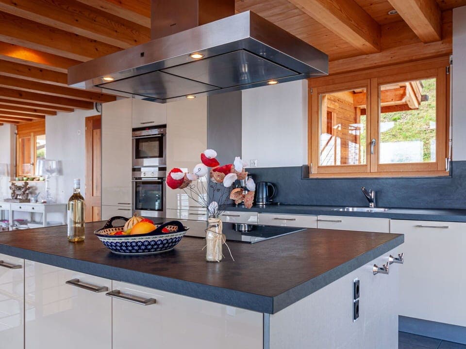 Countertop, Cabinetry, Property, Furniture, Tap, Kitchen, Sink, Building, Wood, Interior Design