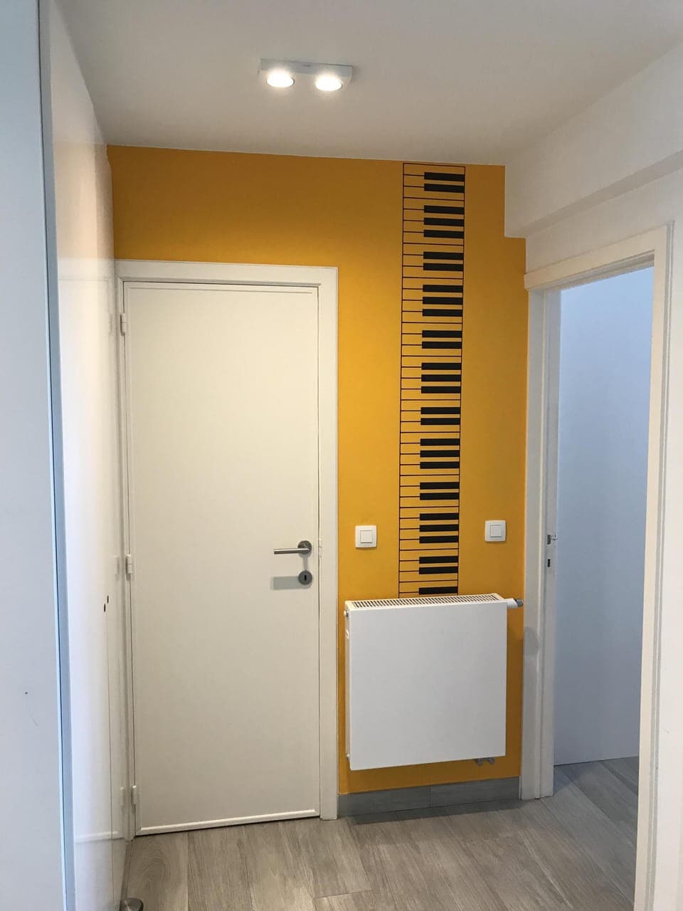 View when you enter. Door is to the main bathroom & toilet