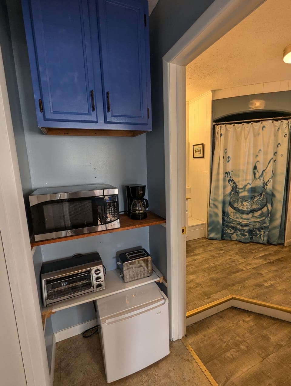Kitchenette and bathroom in guest cottage