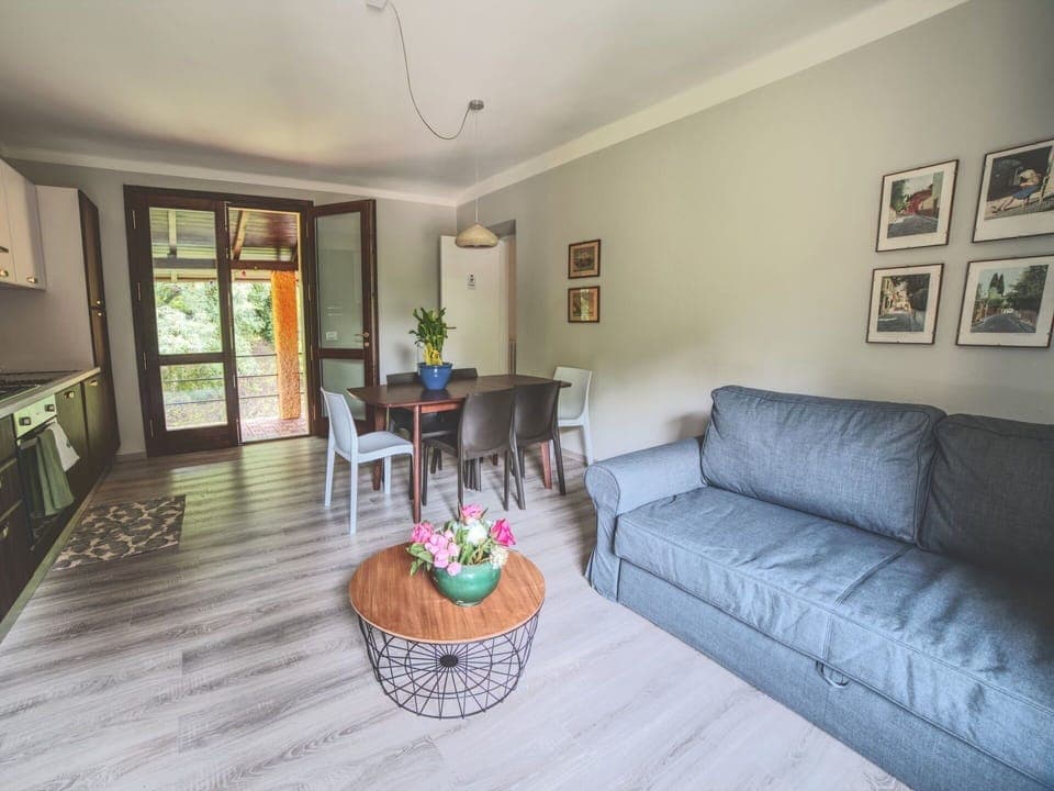 Room, Property, Furniture, Living Room, Interior Design, Building, House, Real Estate, Floor, Home