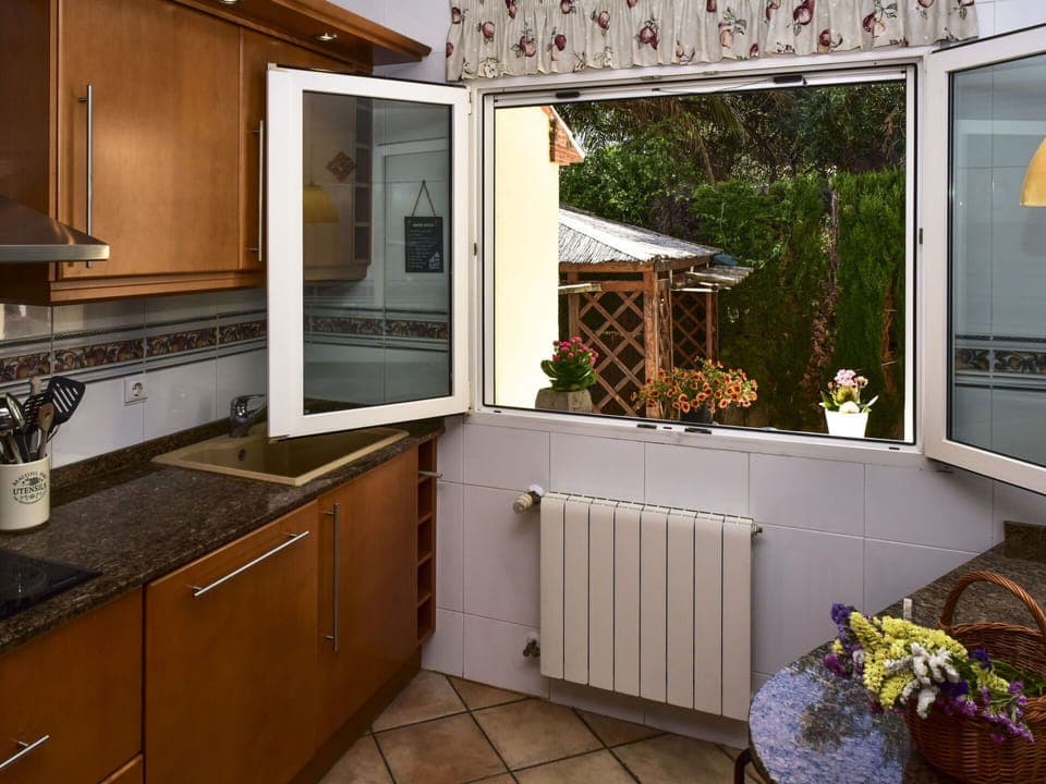 Cabinetry, Building, Property, Countertop, Sink, White, Window, Kitchen Sink, Kitchen, Tap