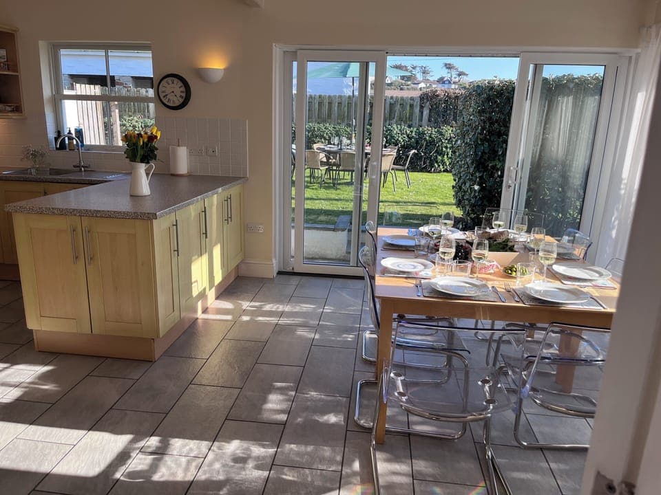 Image picker 9BF378CD 7A8A 4D8B BD20 16AD73D41BD8 7331 00000111F2322366