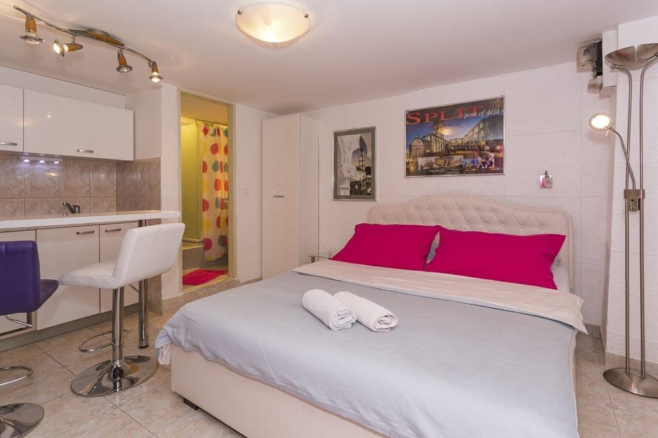 Bedroom and dining area