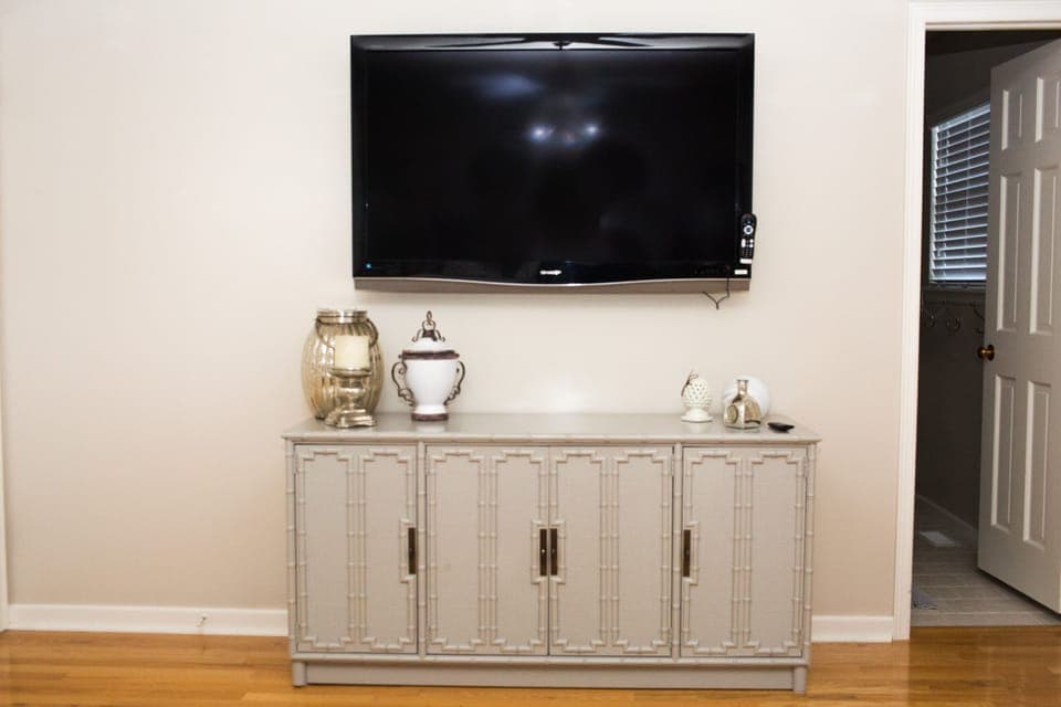 Flat screen in master