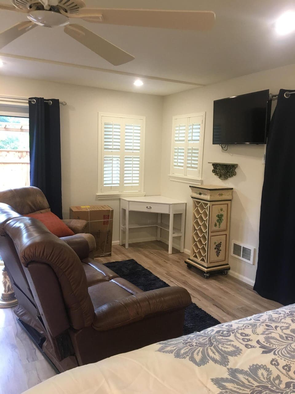 Apartment 5 Laptop Desk