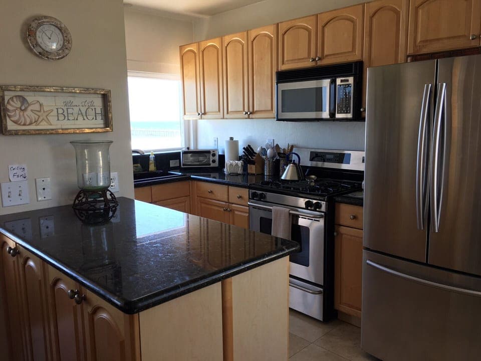 You'll NEVER feel trapped in this fully-equipped kitchen!