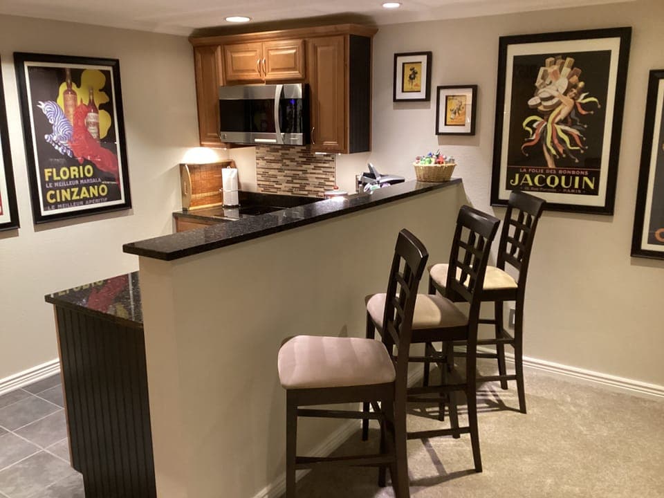 Bar with Kitchen