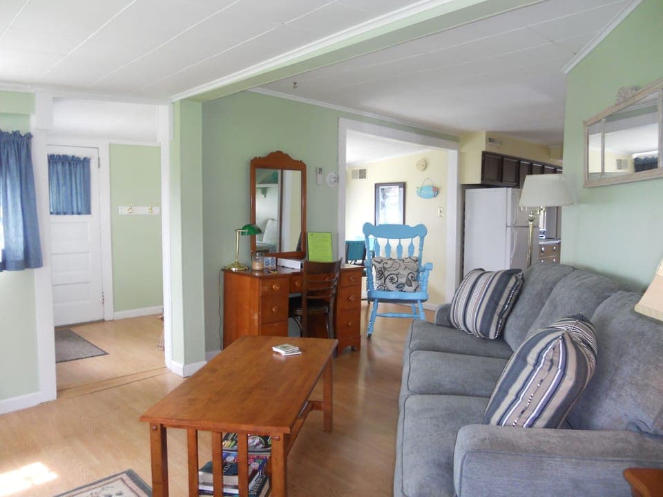 Living Area - Entry Area