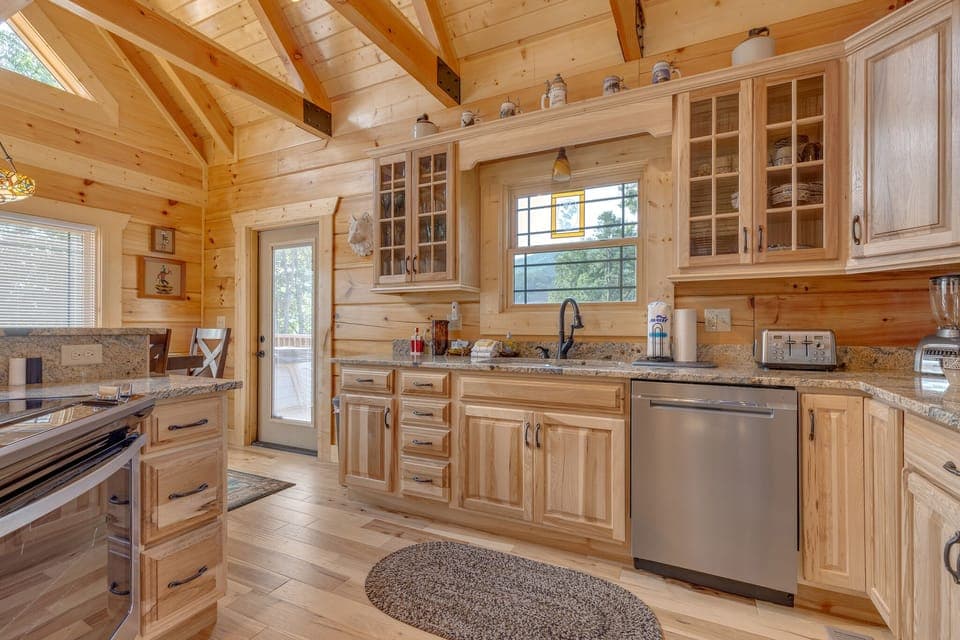 Fully Equipped Kitchen with Stainless Steel Appliances