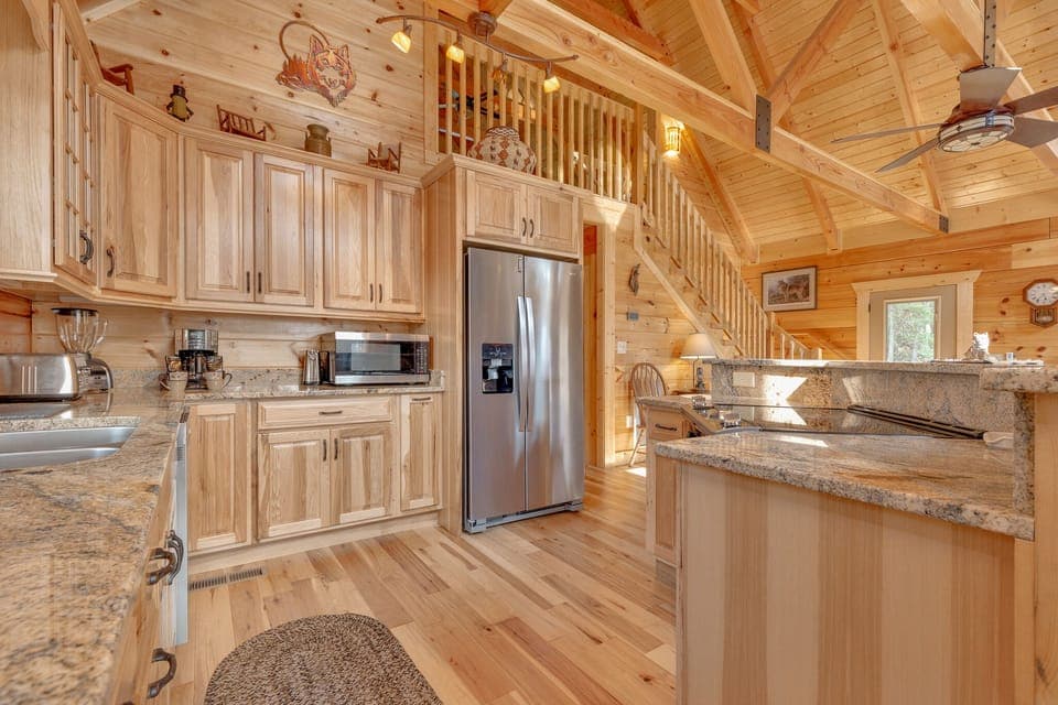 Fully Equipped Kitchen with Stainless Steel Appliances