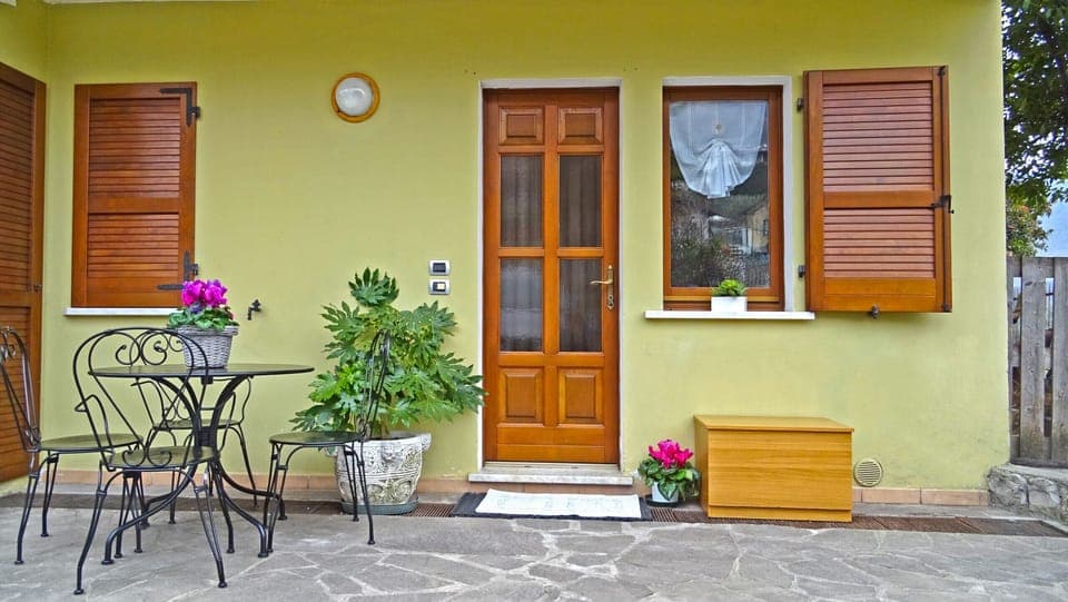Entrance and external patio