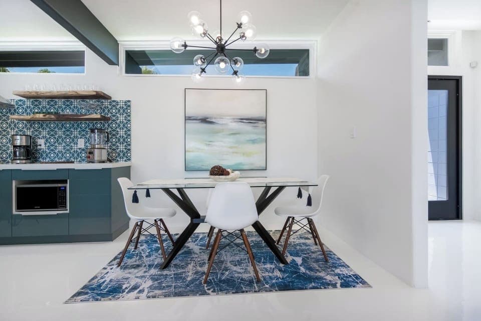 Breakfast nook